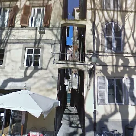 Storico Loft Nel Cuore Di アパート